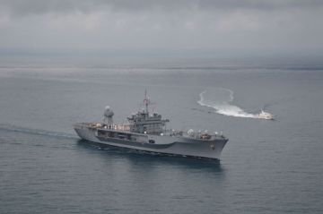 V Černém moři operuje také velitelské plavidlo USS Mount Whitney.